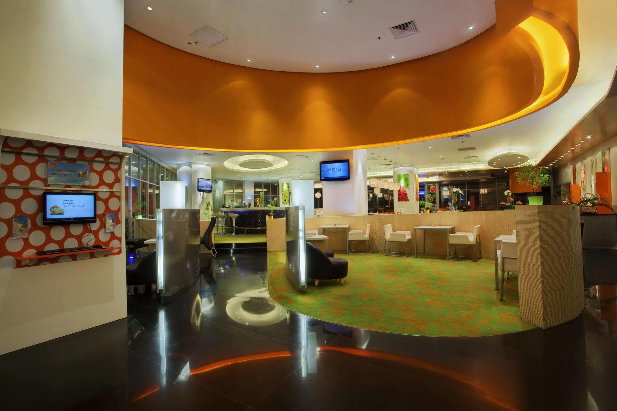 Harris Hotel And Conventions Kelapa Gading Yakarta Exterior foto